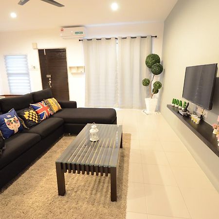 Decozy Homestay Ipoh Eksteriør billede
